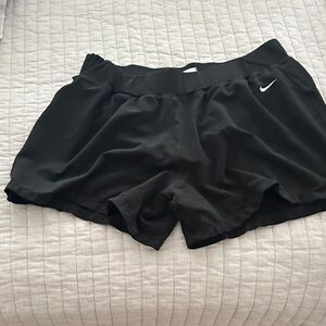 Nike Women's Black Athletic Shorts with inner liner Medium
